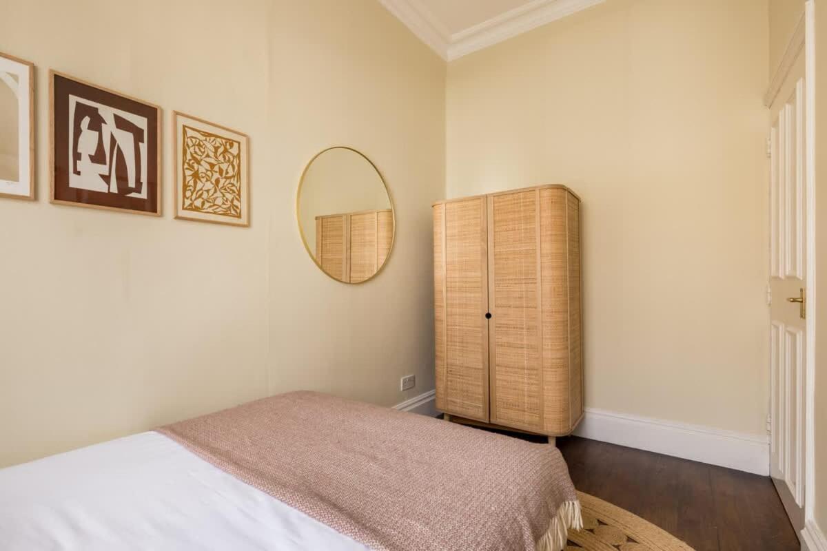 The Notting Hill Base - Charming 2bdr With Balcony Apartment