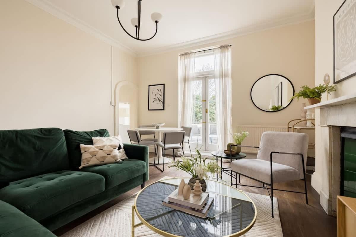 The Notting Hill Base - Charming 2bdr With Balcony Apartment *